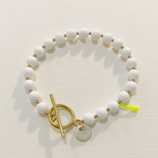Bracelet Divine 6mm - Porcelaine blanche médaille MC - Coquillage blanc et perles or rose