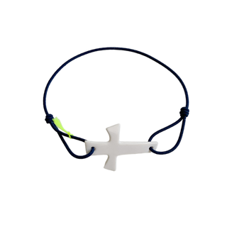 Bracelet-avec-croix-en-porcelaine-blanche-cordon-couleur-bleu-marine