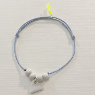 Bracelet L'Essentiel en perles - Porcelaine blanche au choix - Bleu irisé